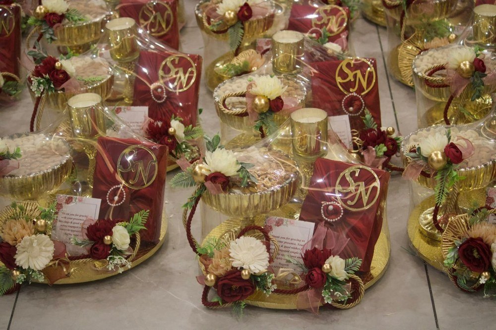 Gift Hamper · 182