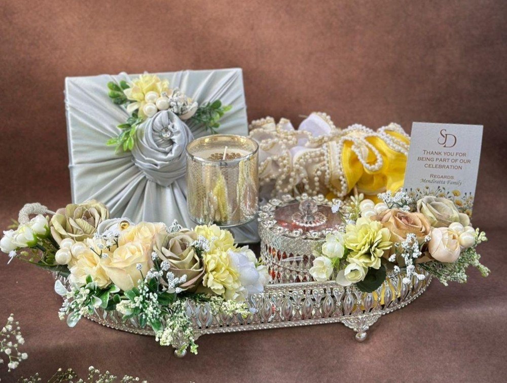 Gift Hamper · 204