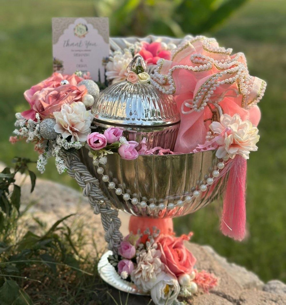 Gift Hamper · 205