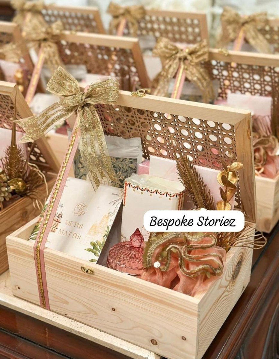 Gift Hamper · 209