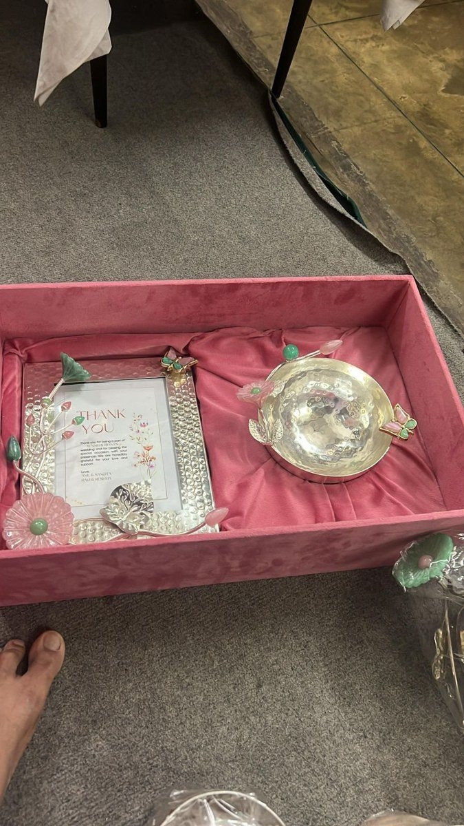 Gift Hamper · 228